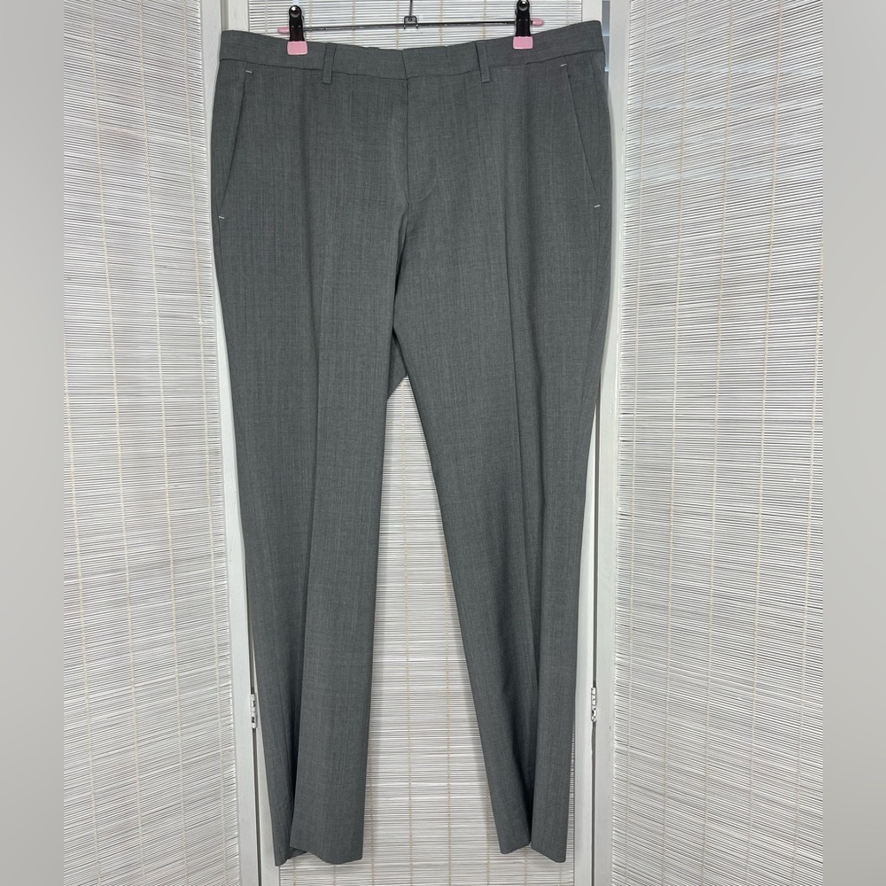 Hugo Boss Virgin Wool Gray Dress Pants Tailored Flat Front Waist 34